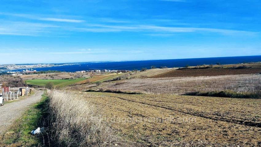 Preisgünstiges Grundstück Mit Freiem Blick Auf Meer, Natur Und Stadt, Bebauungsplan Für 20 % Zweigeschossige Bebauung.