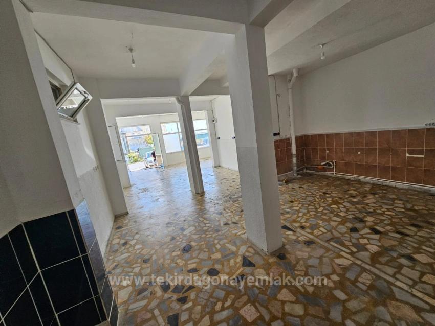 Komplettes Gebäude Zum Verkauf: 6 Einheiten Mit 3+1 Und 2 Einheiten Mit 210 M2 Arbeitsplätzen