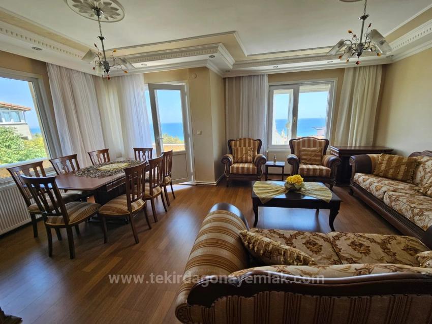 Komplettes Gebäude Zum Verkauf: 6 Einheiten Mit 3+1 Und 2 Einheiten Mit 210 M2 Arbeitsplätzen