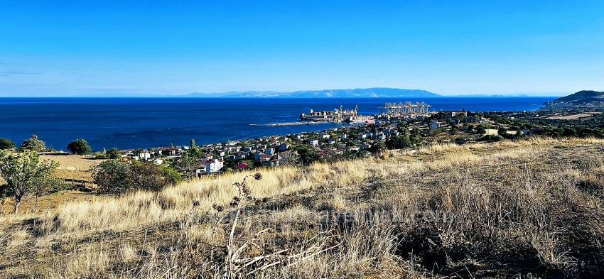 530 M² Großes Eckgrundstück Mit Fertiger Infrastruktur Und Herrlichem Meer- Und Naturblick.