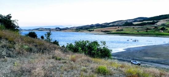 Freistehendes Grundstück Mit Eigentumsurkunde, Direkt Am Damm Gelegen, Dringend Zu Verkaufen