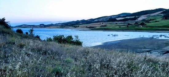 Freistehendes Grundstück Mit Eigentumsurkunde, Direkt Am Damm Gelegen, Dringend Zu Verkaufen