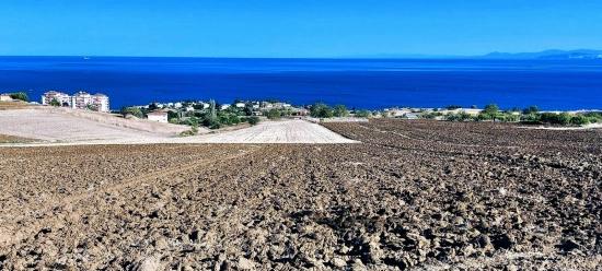 **grundstück Mit Freiem Meerblick Und 30% Baugenehmigung Für Drei Stockwerke Im Stadtteil Topağaç, Tekirdağ**