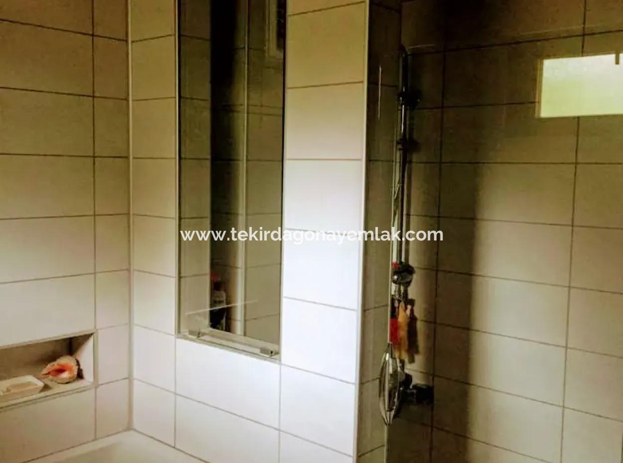 Luxuriöse Ultra-Villa Mit Tauschpool Und Tiefgarage