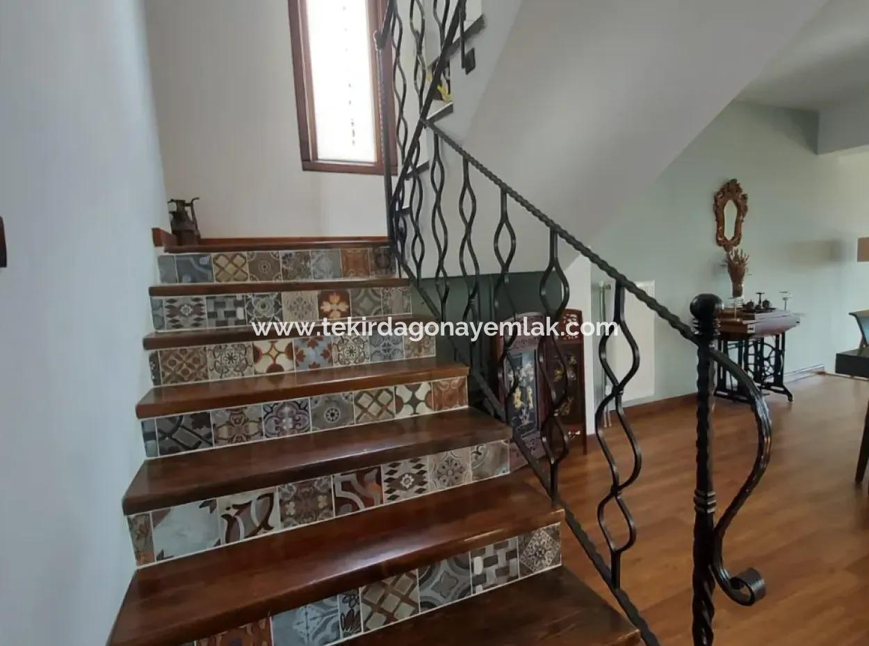 Luxuriöse Ultra-Villa Mit Tauschpool Und Tiefgarage