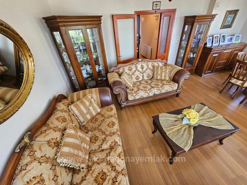 Complete Building For Sale: 6 Units Of 3+1 And 2 Units Of 210 M2 Workplaces