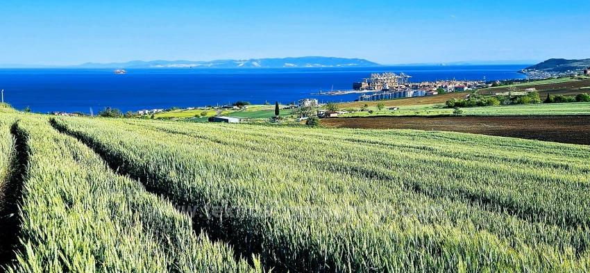 Земля Подходит Для Кооперативных И Строительных Проектов С 50 Квартирами И Панорамным Видом На Море И Природу.