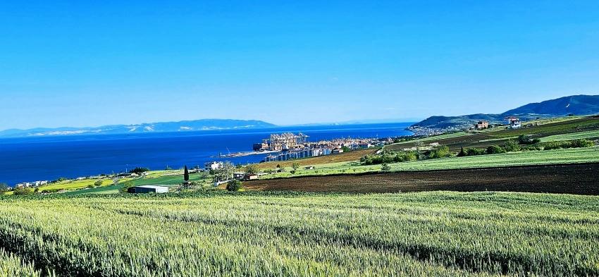 Земля Подходит Для Кооперативных И Строительных Проектов С 50 Квартирами И Панорамным Видом На Море И Природу.