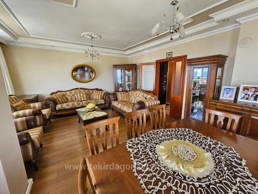 Продается Здание Целиком, 6 Квартир, 3+1, 2 Квартиры, 210 М2, Рабочее Место