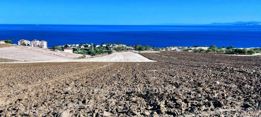 **Земельный Участок С Полным Видом На Море И Разрешением На Строительство (30%) Трехэтажного Здания В Районе Топагач, Текирдаг.**