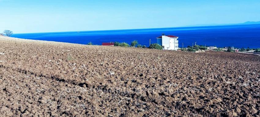 **Земельный Участок С Полным Видом На Море И Разрешением На Строительство (30%) Трехэтажного Здания В Районе Топагач, Текирдаг.**