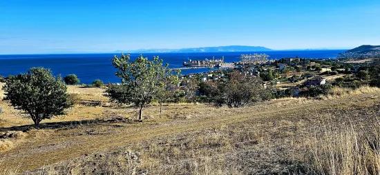 **вершина в точке, панорамный, с видом на море** 530 M2 купон угловой участок