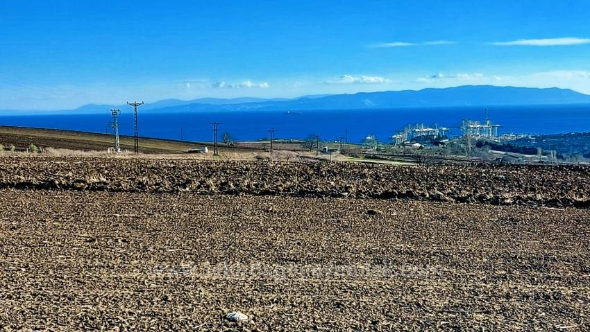 Fabrikalar Bölgesinde Kısa Vadede Yüksek Pirim Yapıcak Bölgede Fırsat Arazi