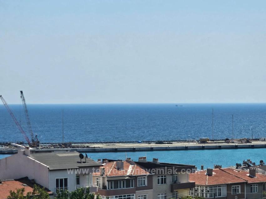 Komple Satılık Bina 6Adet 3+1 2 Adet 210 M2 İş Yeri