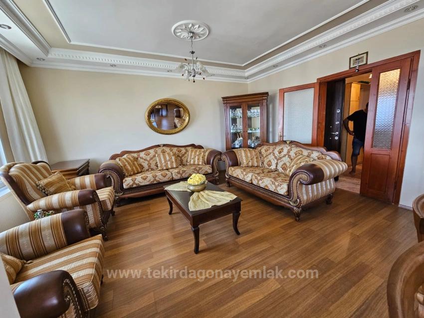 Komple Satılık Bina 6Adet 3+1 2 Adet 210 M2 İş Yeri