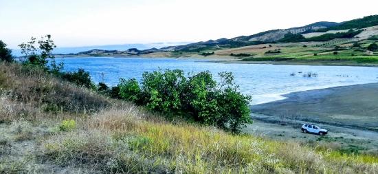 İhtiyaçtan Acil Satılık Baraj Cepheli Müstakil Tapulu Fırsat Tarla