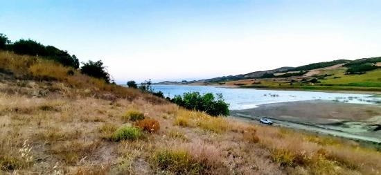 İhtiyaçtan Acil Satılık Baraj Cepheli Müstakil Tapulu Fırsat Tarla