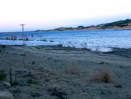 Tekirdağ Yeniköyde Satılık 3.000 M2 Gölete Cepheli Satılık Tarla
