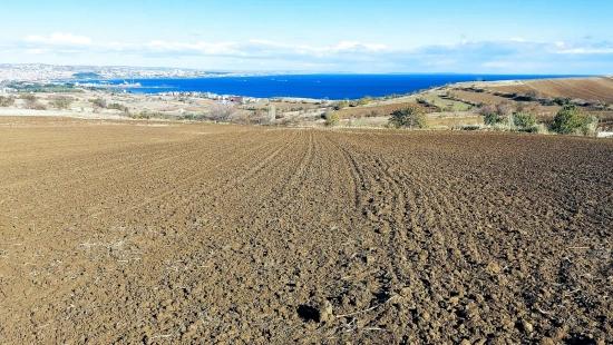 Tekirdağ Barbaros'ta Panoramik Deniz Ve Şehir Manzaralı Arsa
